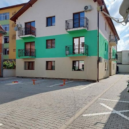 Apartament Teo Caransebeş Buitenkant foto