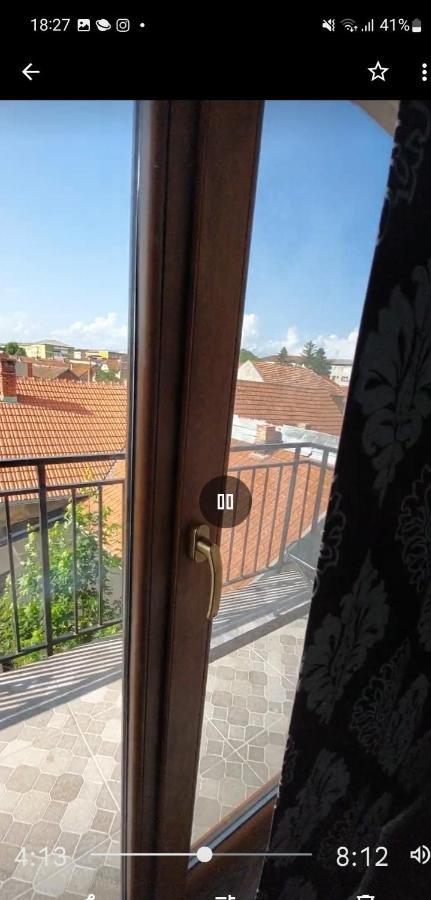 Apartament Teo Caransebeş Buitenkant foto